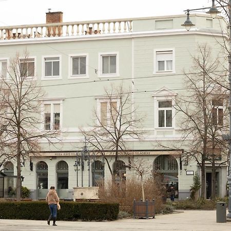 Апартаменты Square 2 Дебрецен Экстерьер фото